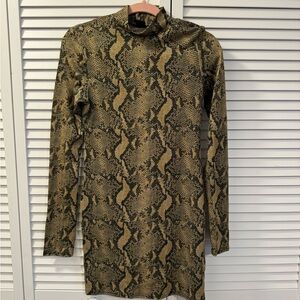 Urban Outfitters cute gold patterned mini dress